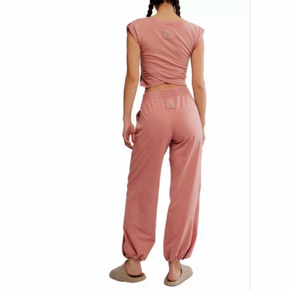 FP Movement Hot Shot Crossover Set NWT size XL in Petal 2 Piece Set Baggy - Picture 2 of 11